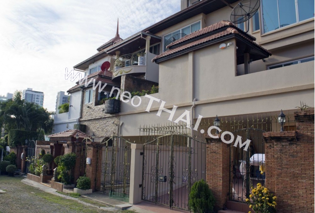 Beverly Hills Town Homes パタヤ