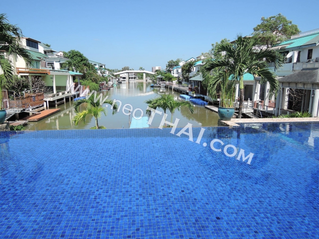 Jomtien Yacht Club パタヤ